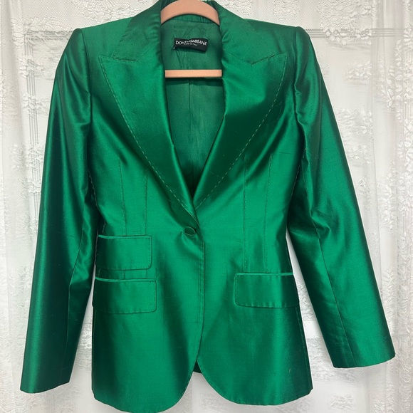 Elegant Green Suit - Picture 3 of 8